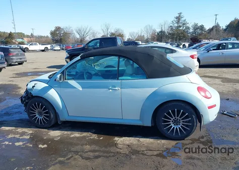 2010 Volkswagen New Beetle 2.5L Final Edition z USA, uszkodzony, nr VIN 3VWRG3AL0AM009953